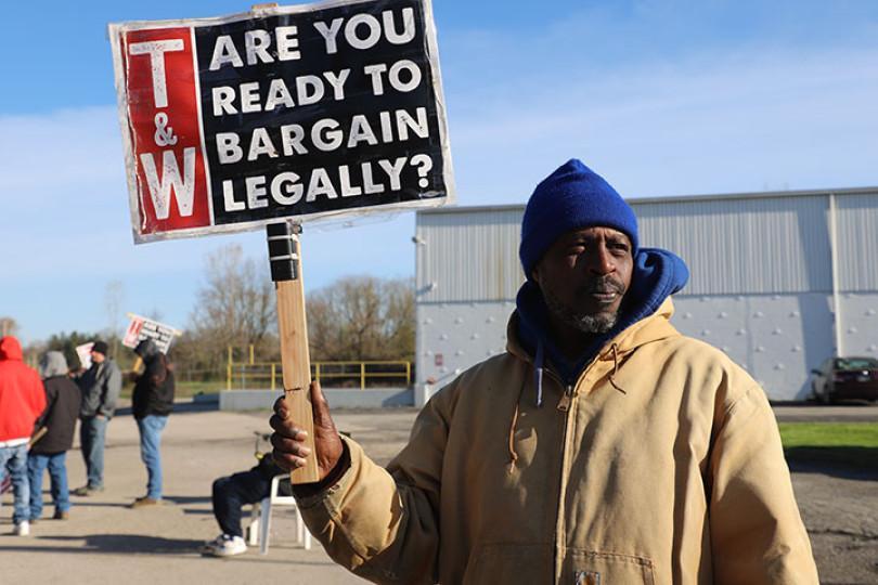 L-1622 Boilermakers in Austintown, Ohio, continues to stand their ground on the picket line.